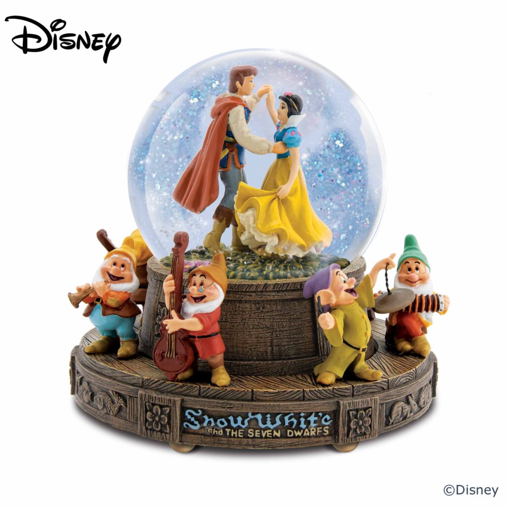 Disney Snow White and the Seven Dwarfs Glitter Globe